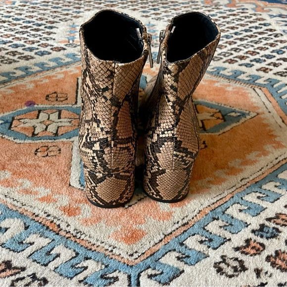 Kenneth Cole Roanne Snake Embossed Bootie Womens 7.5M Toffee Leather Tan Black - Picture 3 of 6